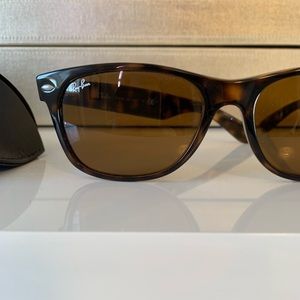 Ray Ban Wayfarer Sunglasses WITH Case!